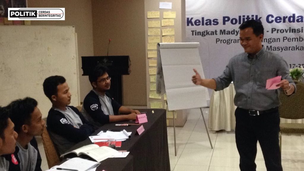 Politisi Harus Punya Basis Data