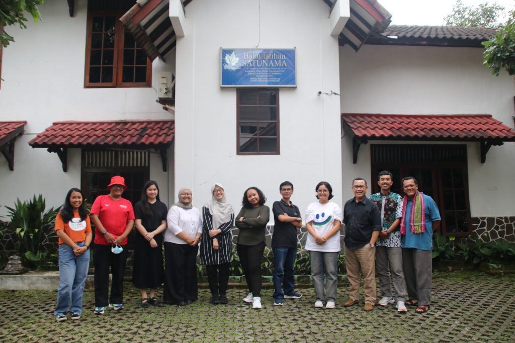 Rhizomatic Learning: Catatan Kecil dari Pelatihan Monitoring-Evaluasi